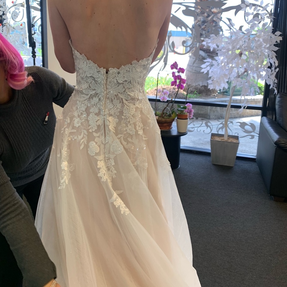 Maggie Sottero Stevie wedding dress - Picture 5 of 7